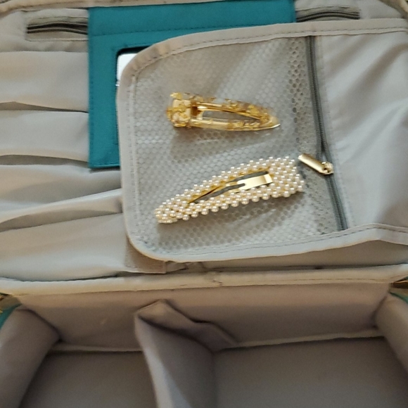 Go go bag in teal! See how many ways you can 1 arrange personally for you - Picture 4 of 10